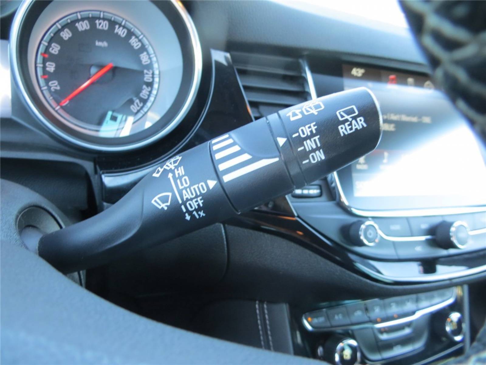 OPEL Astra 1.4 Turbo 150 ch Start/Stop BVA6 - véhicule d'occasion - Groupe Guillet - Opel Magicauto - Chalon-sur-Saône - 71380 - Saint-Marcel - 24